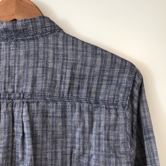 Eddie Bauer Patterned Chambray Shirt Size L - Picture 4 of 8